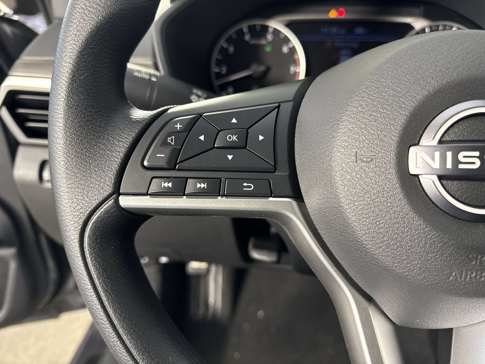 New 2026 Nissan Altima 2.5 SV FWD image 13