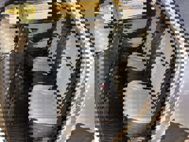 Used 2018 Land Rover Range Rover Velar R-Dynamic HSE image 28