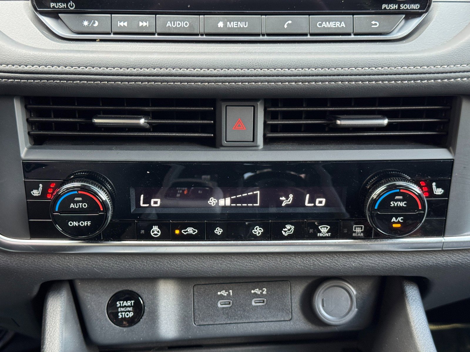 Used 2024 Nissan Rogue SV w/ SV Premium Package image 24