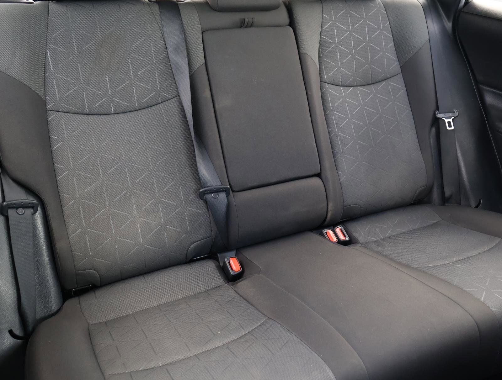 Used 2022 Toyota RAV4 XLE AWD/4WD image 18