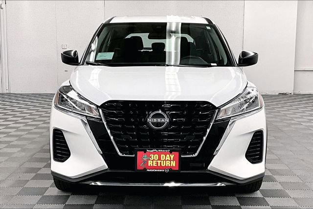 New 2025 Nissan Kicks Play S image 17