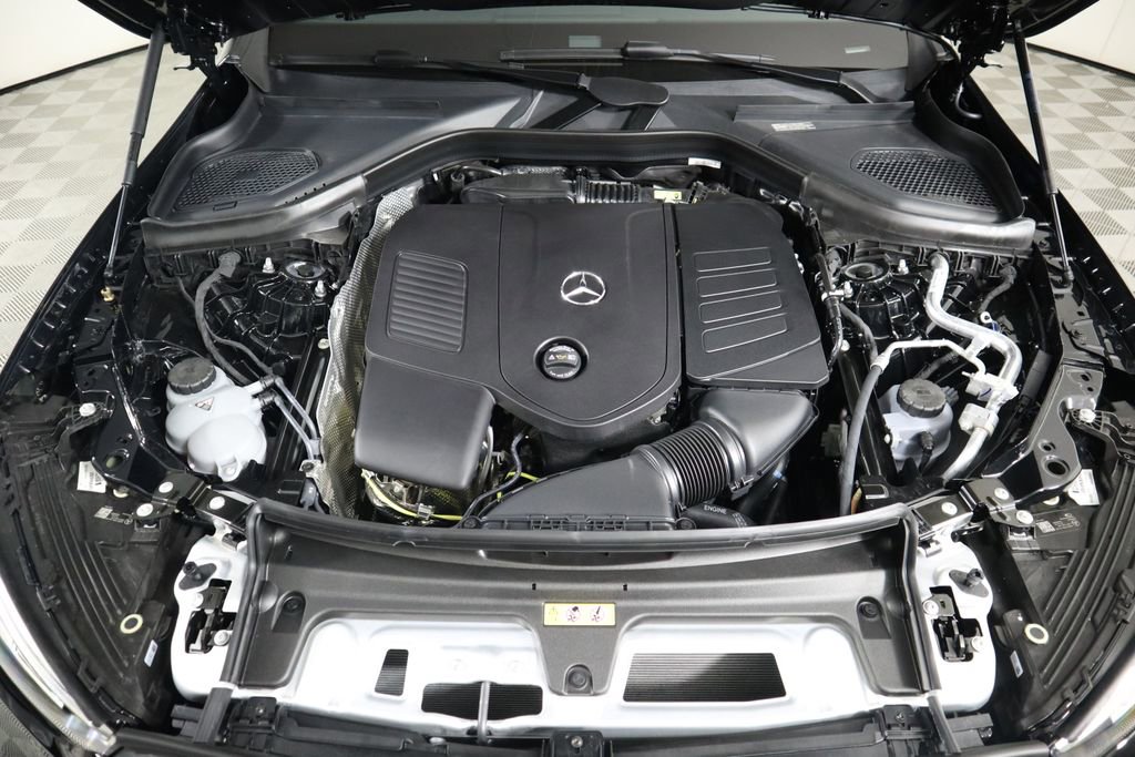 Used 2025 Mercedes-Benz GLC 300 image 29