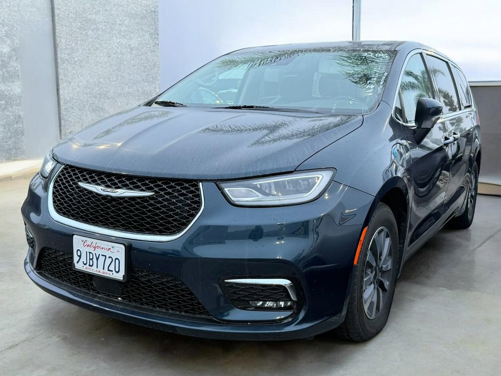 Used 2023 Chrysler Pacifica Touring-L image 19