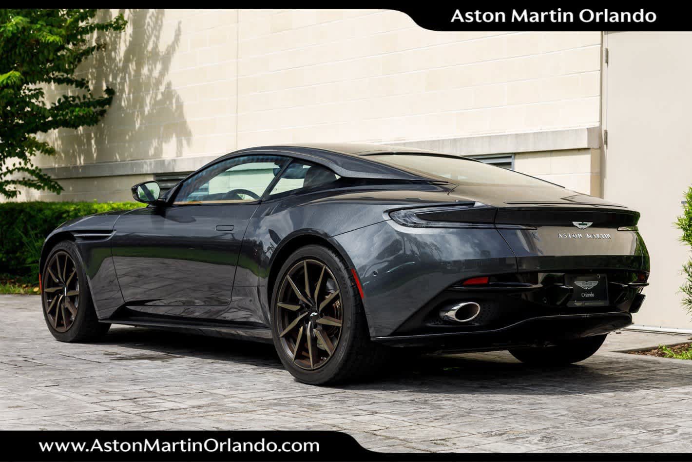Used 2022 Aston Martin DB11 Coupe RWD image 40