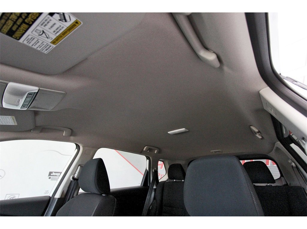 Used 2024 Nissan Rogue S image 28