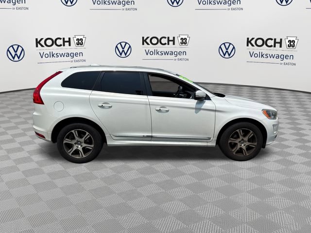 Used 2015 Volvo XC60 T6 w/ Proximity Package AWD/4WD image 9
