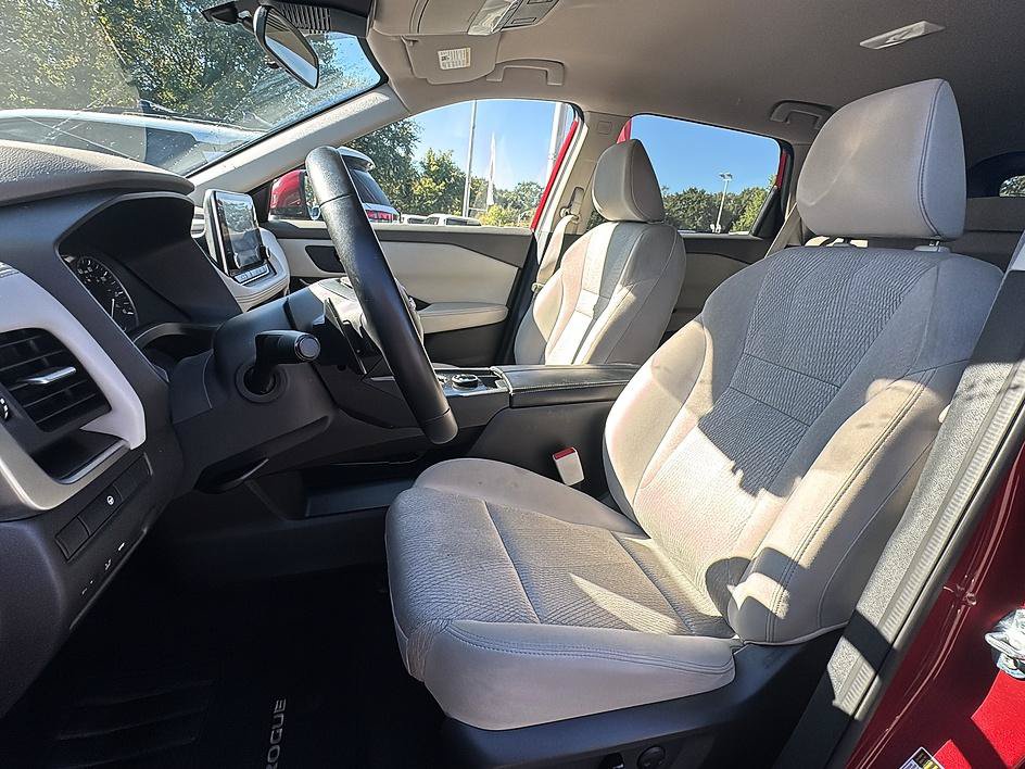 Certified 2025 Nissan Rogue SV AWD/4WD image 14