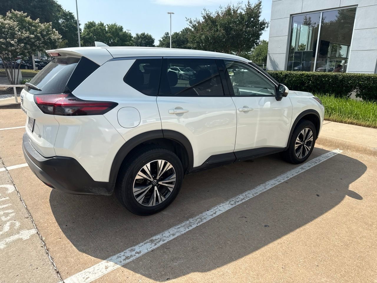 Used 2021 Nissan Rogue SV FWD image 7