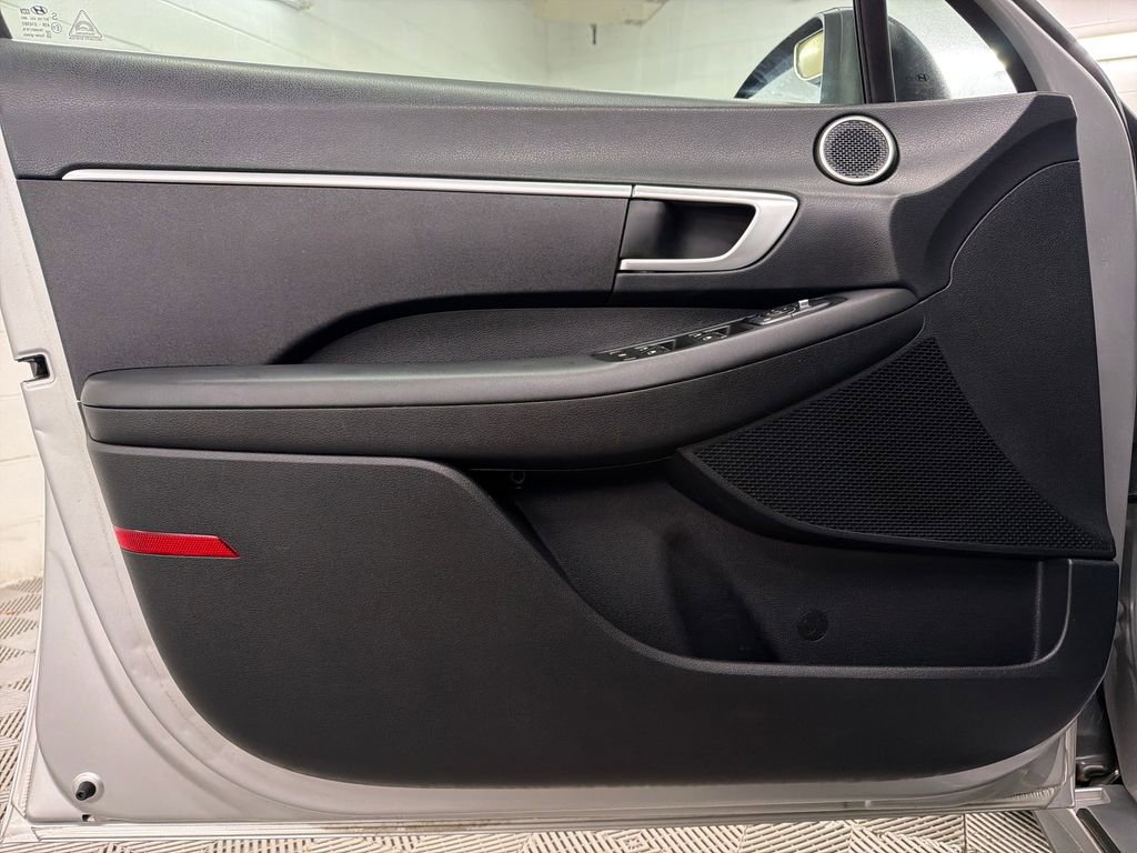 Used 2021 Hyundai Sonata SE FWD image 16