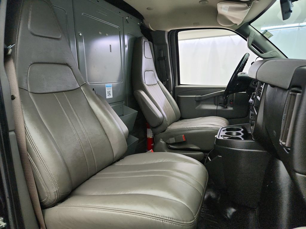 Used 2018 Chevrolet Express 2500 w/ Driver Convenience Package RWD image 22