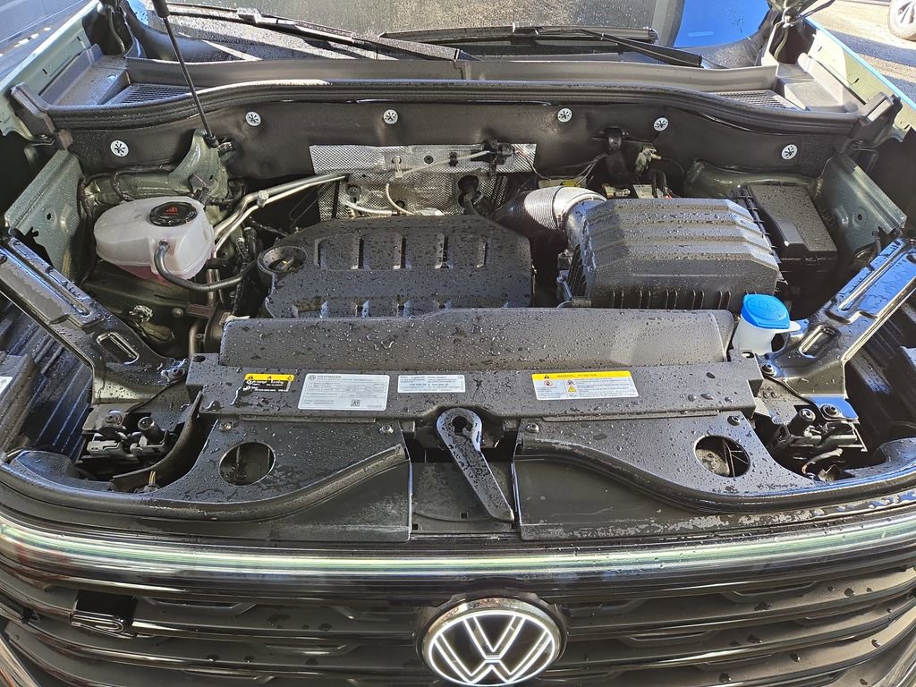 Used 2025 Volkswagen Atlas Cross Sport SEL Premium R-Line image 30