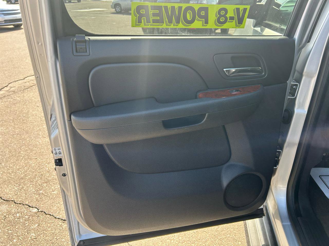 Used 2010 Chevrolet Avalanche LT w/ Regional Value Package image 13