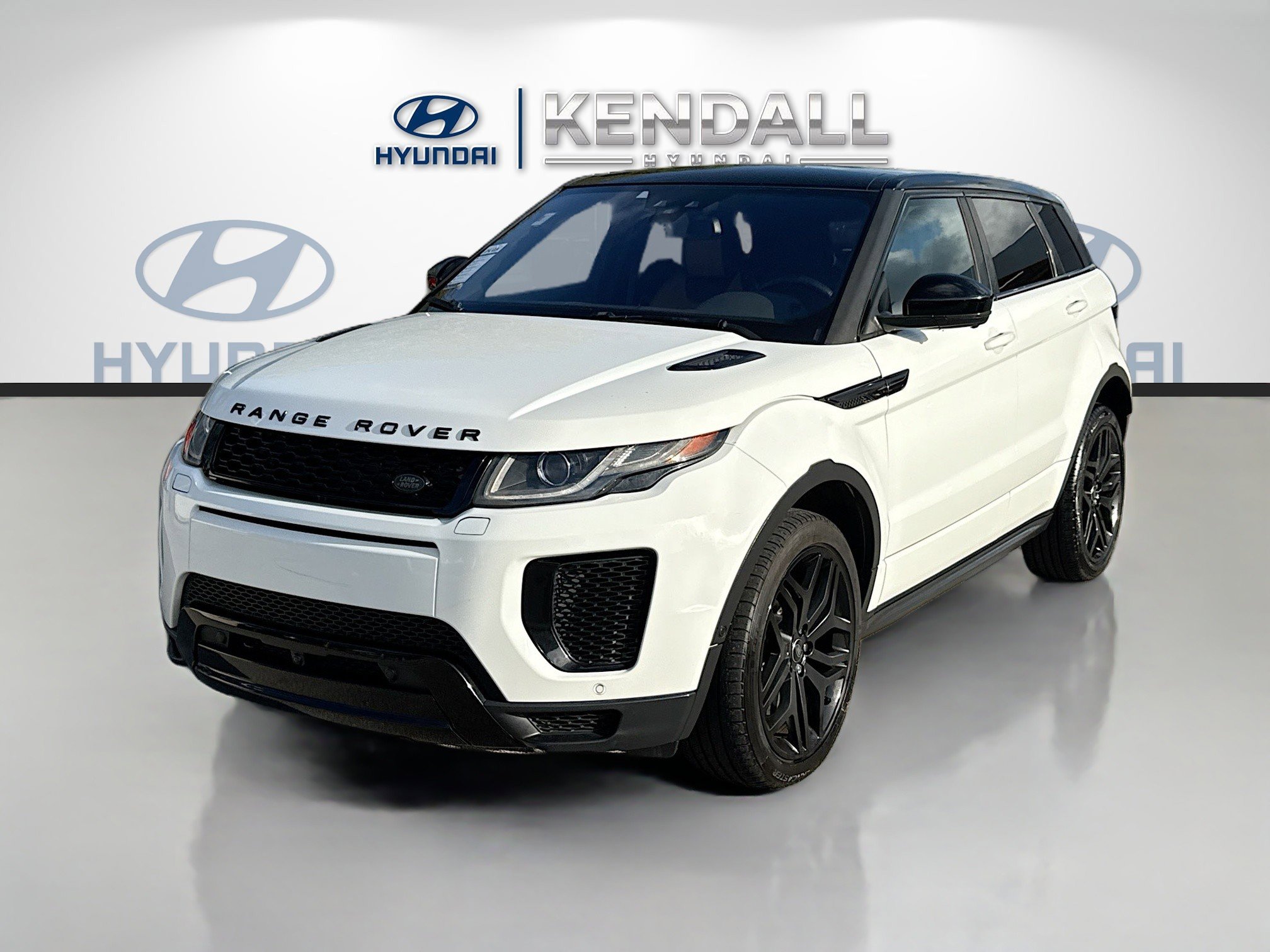 Used 2018 Land Rover Range Rover Evoque HSE Dynamic image 3