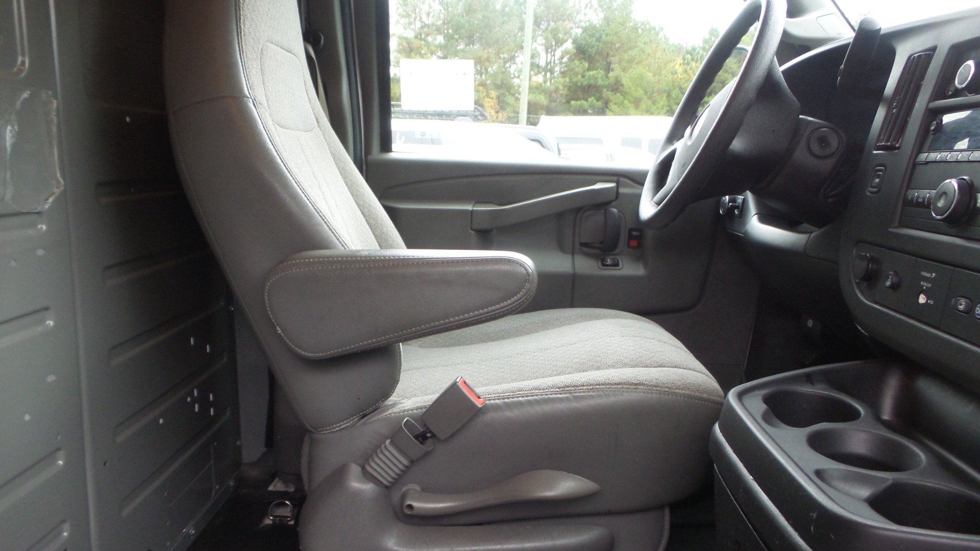 Used 2019 Chevrolet Express 2500 w/ Driver Convenience Package image 17