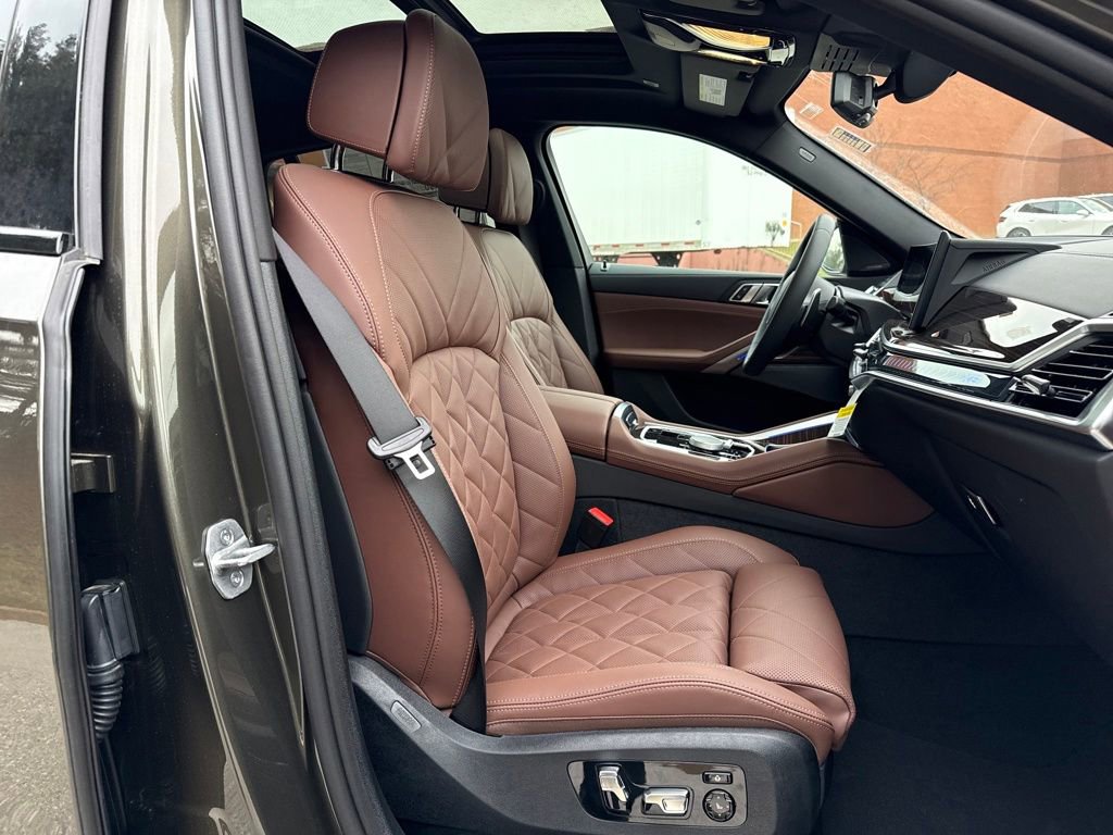 New 2026 BMW X6 xDrive40i w/ Climate Comfort Package image 27