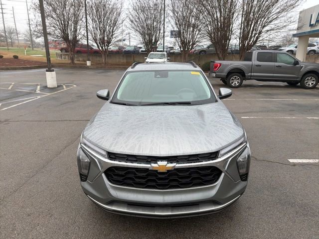 Used 2026 Chevrolet Trax LT w/ Driver Confidence Package image 8