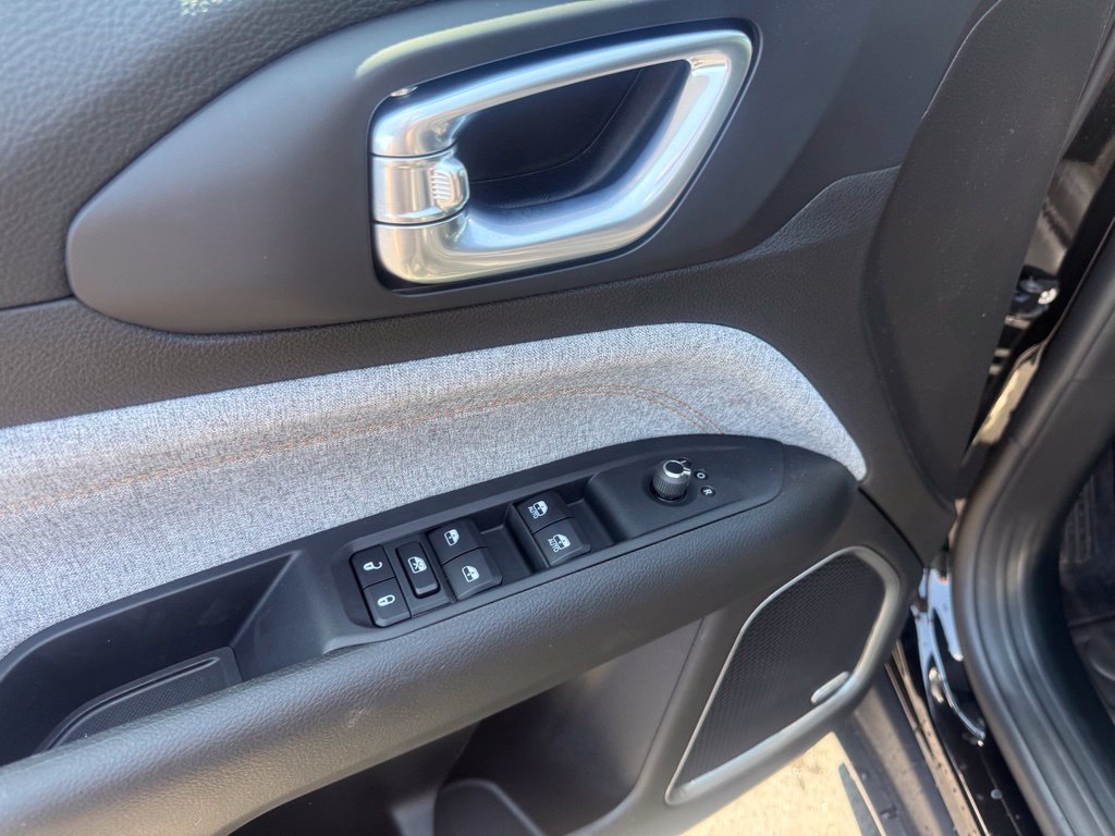 New 2026 Jeep Compass Latitude AWD/4WD image 13