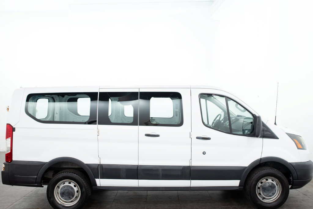 Used 2016 Ford Transit 250 130 Low Roof RWD image 11