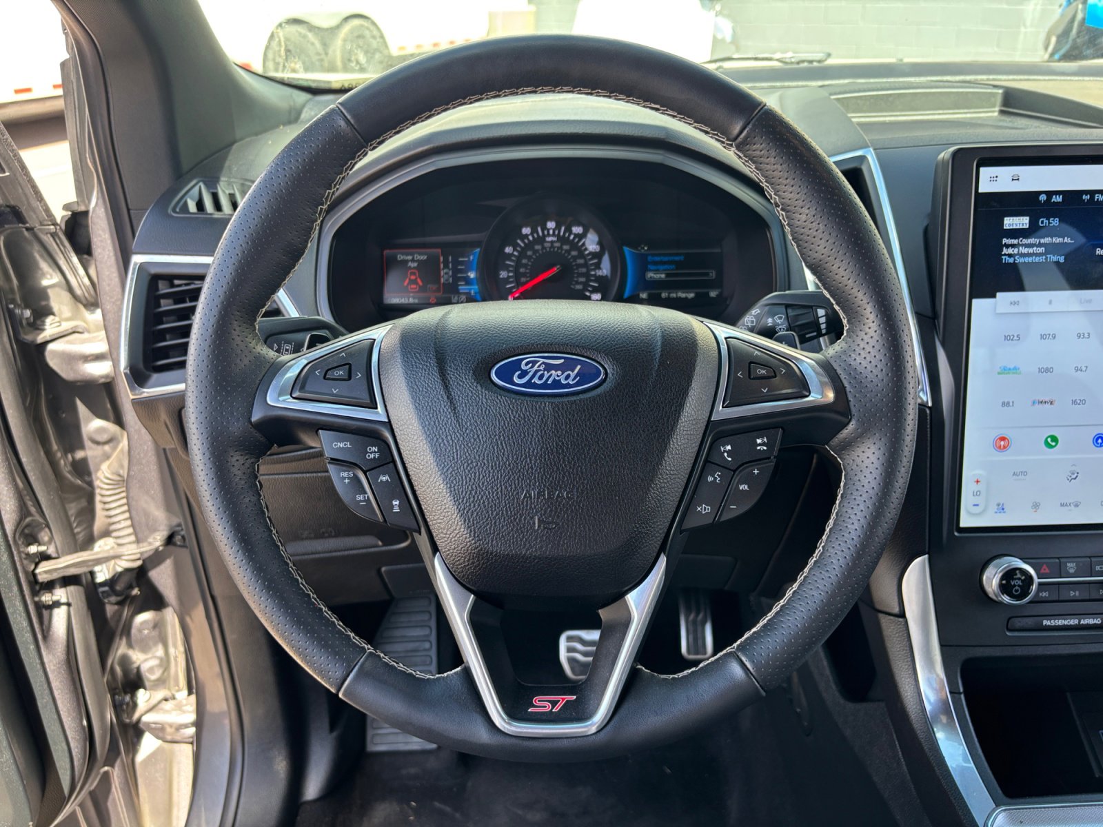 Certified 2022 Ford Edge ST w/ Equipment Group 401A AWD/4WD image 9