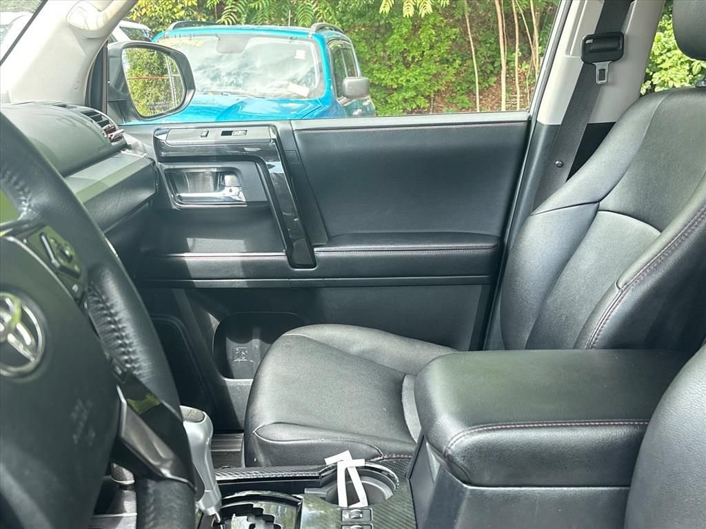 Used 2022 Toyota 4Runner TRD Off-Road Premium AWD/4WD image 16