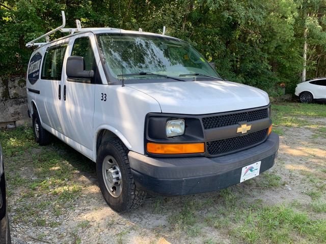 Used 2017 Chevrolet Express 2500 RWD image 2