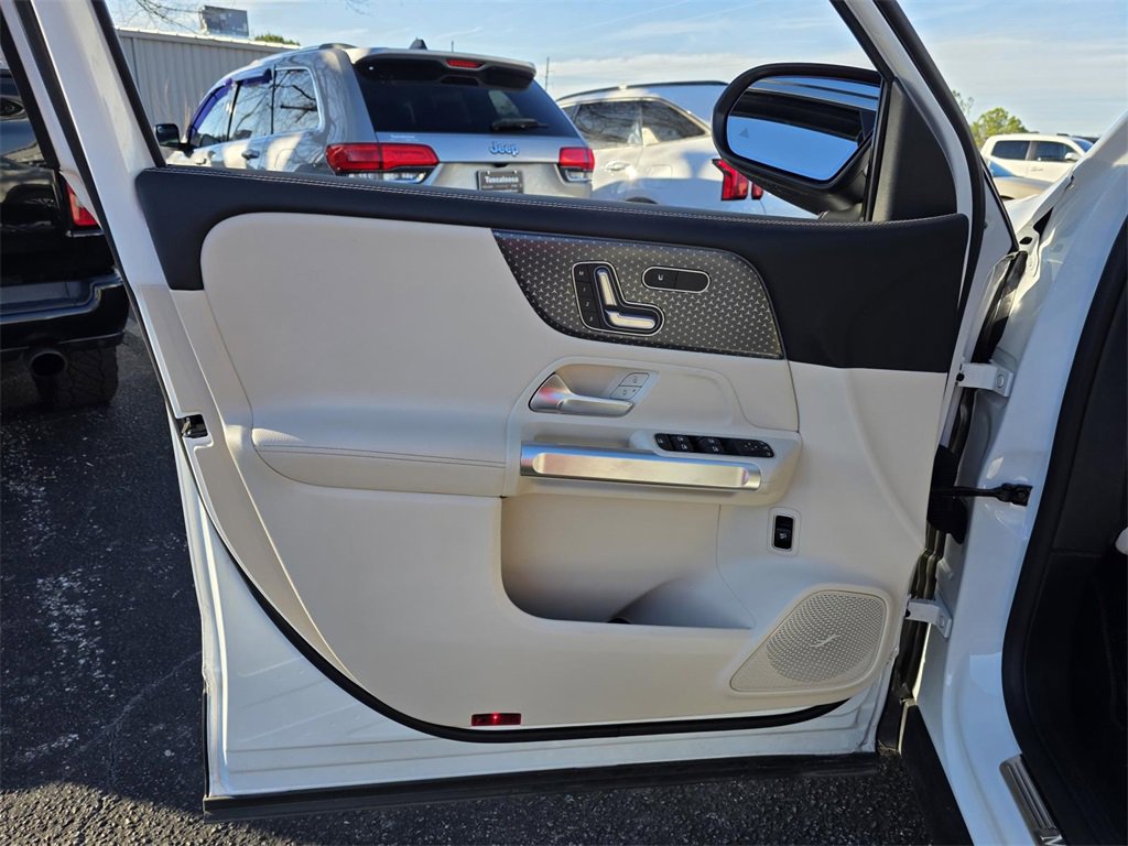 Certified 2025 Mercedes-Benz GLB 250 image 12