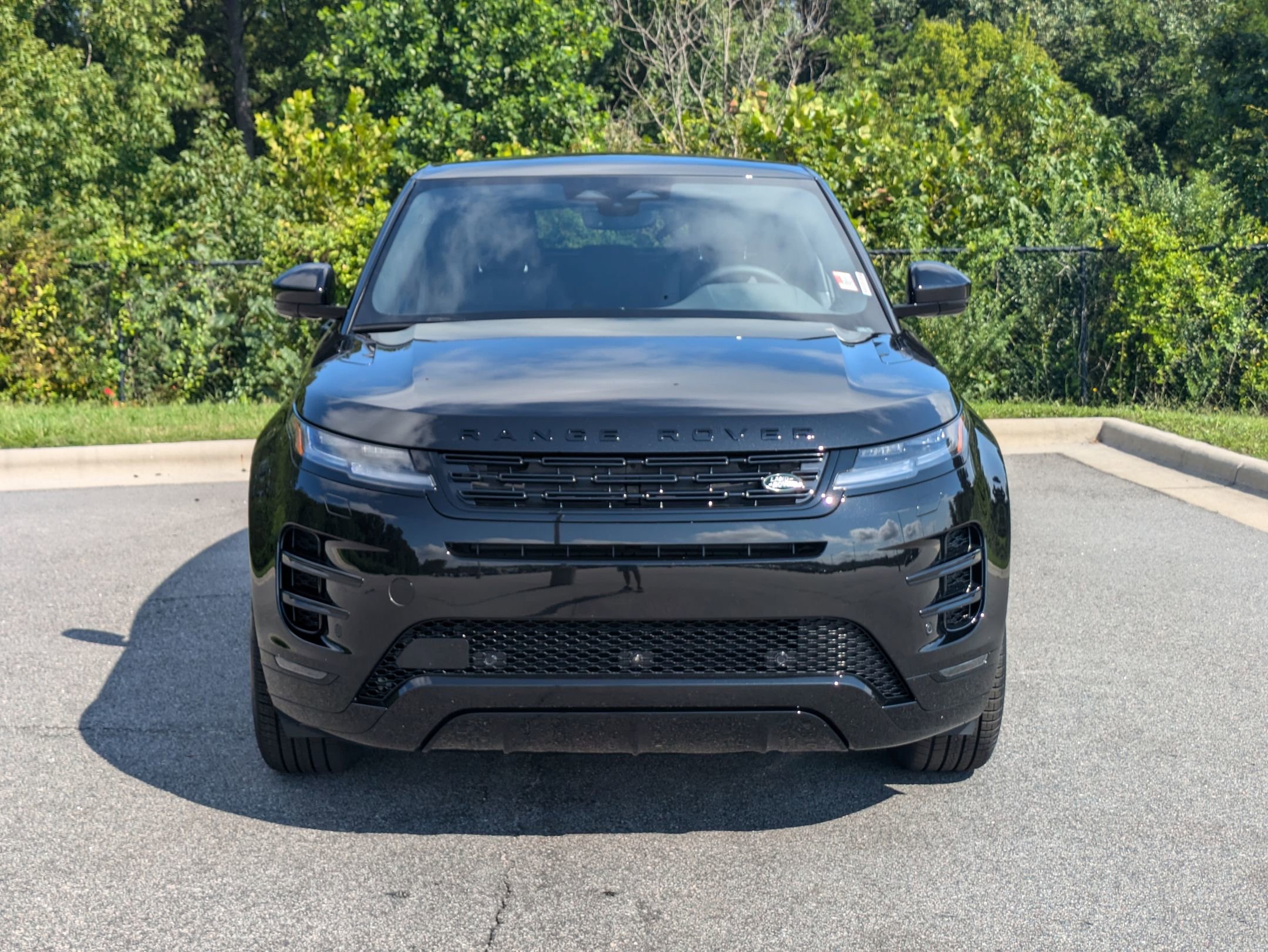 New 2026 Land Rover Range Rover Evoque Dynamic SE image 2