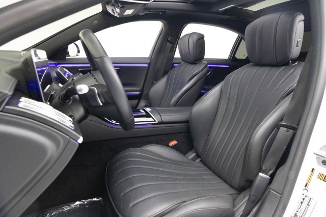 Used 2022 Mercedes-Benz S 500 4MATIC w/ AMG Line Package image 8