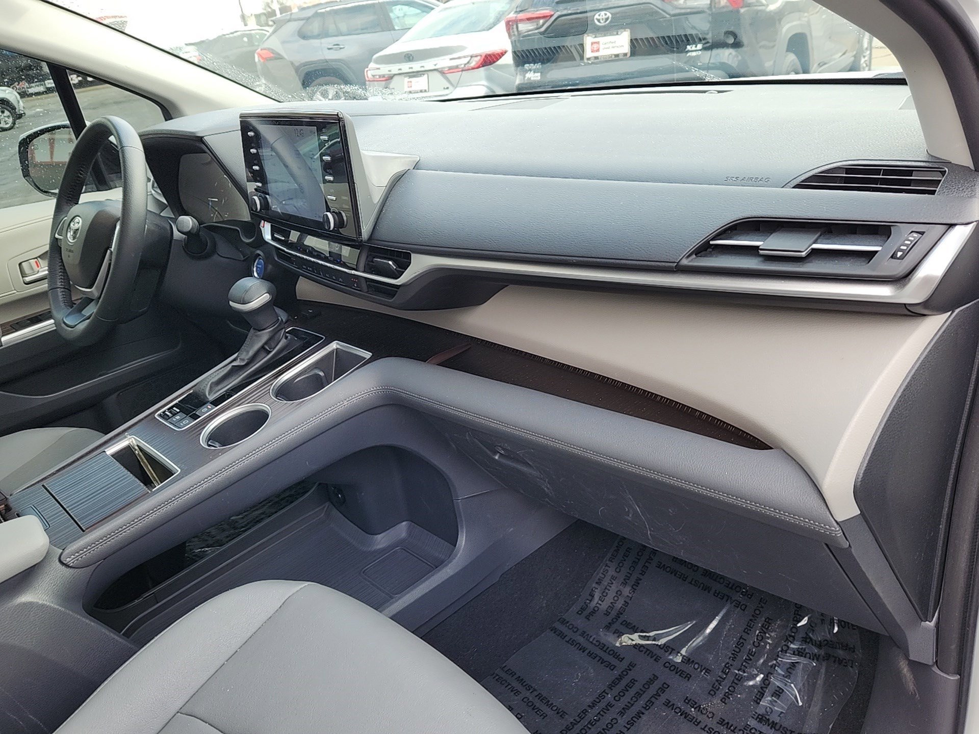 Certified 2023 Toyota Sienna XLE image 32
