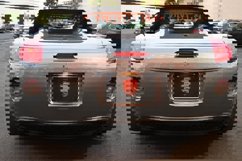 Used 2006 Pontiac Solstice Convertible w/ Premium Package image 10