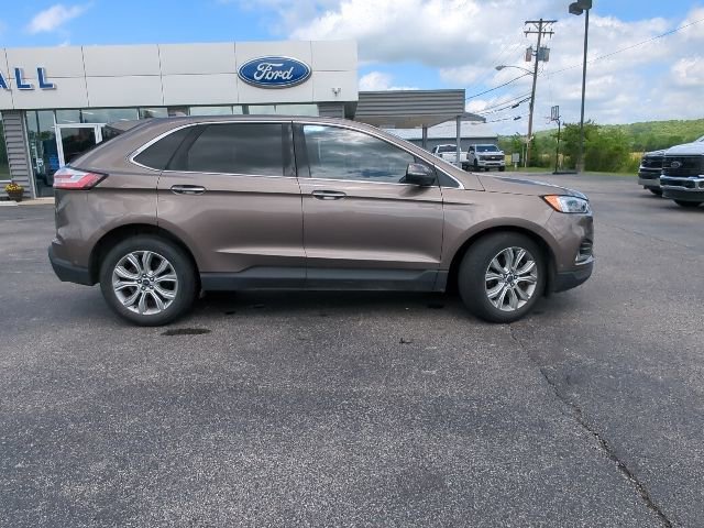 Used 2019 Ford Edge Titanium w/ Equipment Group 301A AWD/4WD image 13