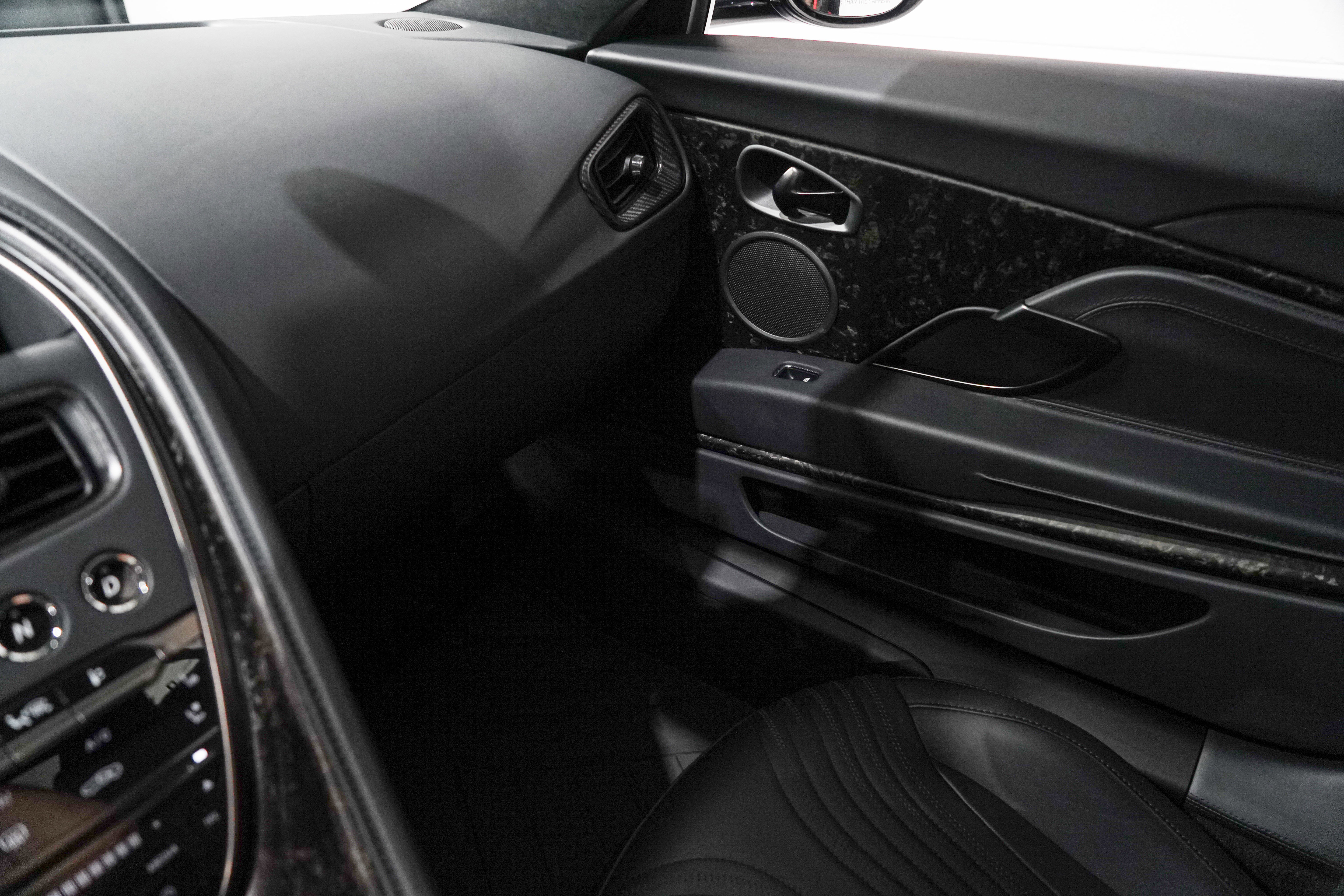 Used 2023 Aston Martin DB11 V12 RWD image 13