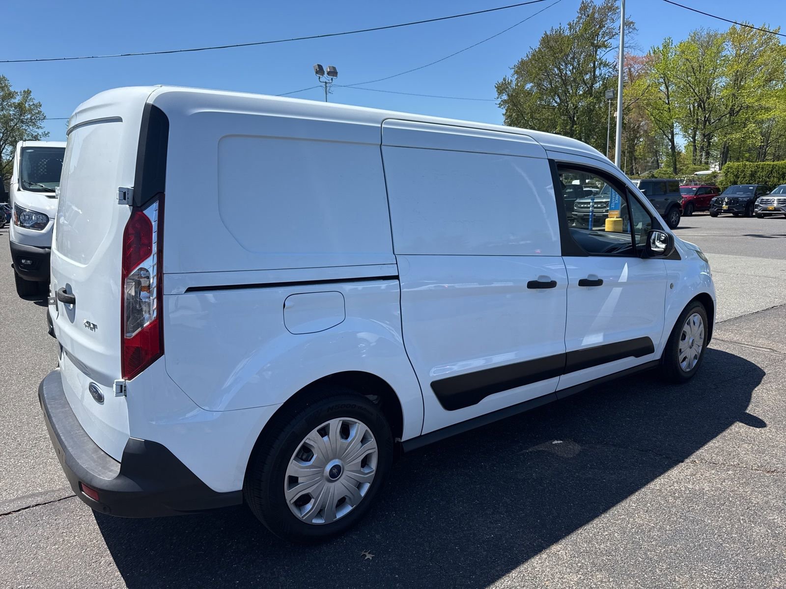 Used 2020 Ford Transit Connect XLT FWD image 5