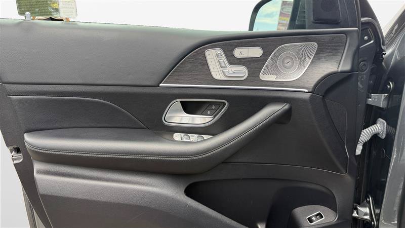Used 2022 Mercedes-Benz GLE 350 w/ Premium Package image 11
