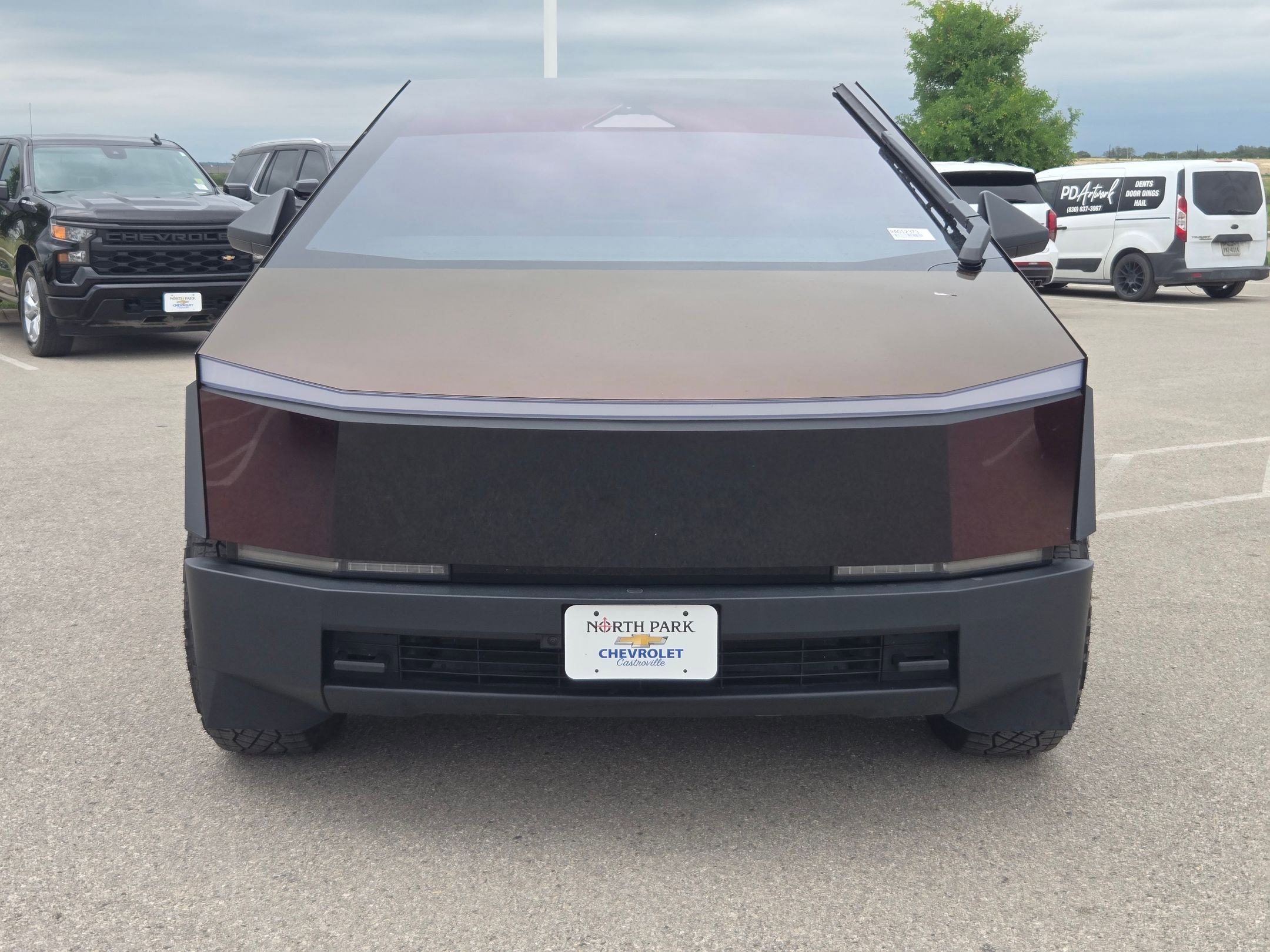 Used 2024 Tesla Cybertruck AWD Crew Cab image 8