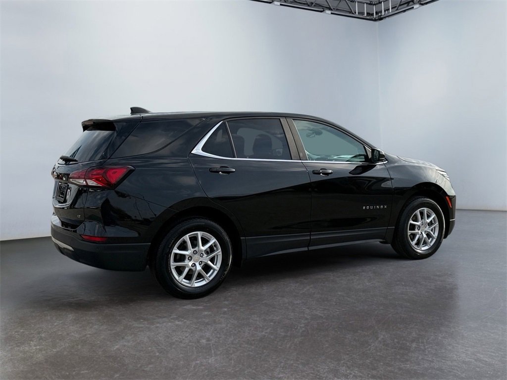 Used 2024 Chevrolet Equinox LT image 3