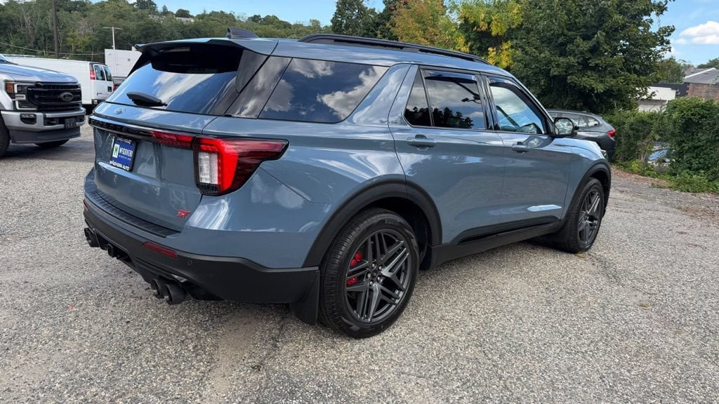 Used 2025 Ford Explorer ST AWD/4WD image 7