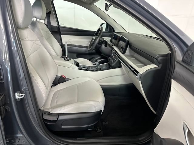 Certified 2025 Hyundai Tucson SE image 56