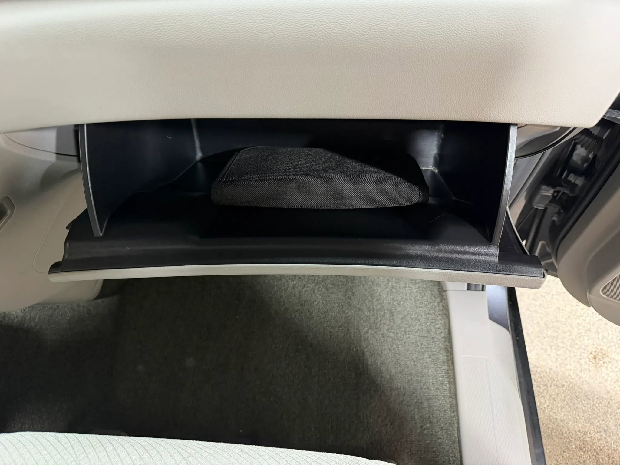 Used 2016 Honda Odyssey LX image 32