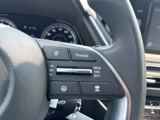 Used 2023 Hyundai Sonata SE w/ Preferred Accessory Package image 17