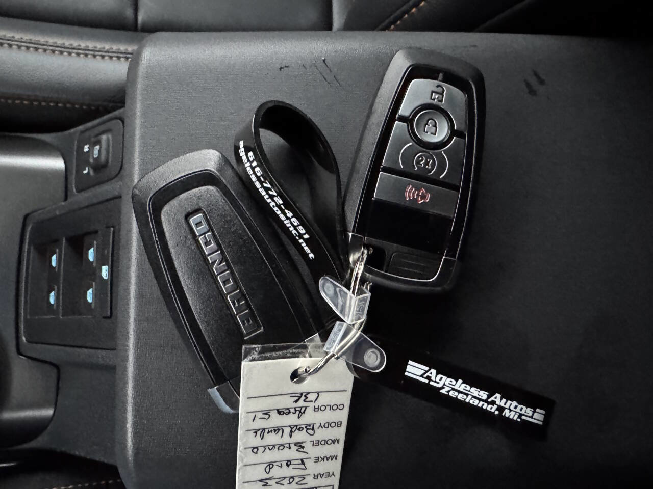 Used 2023 Ford Bronco Badlands image 21