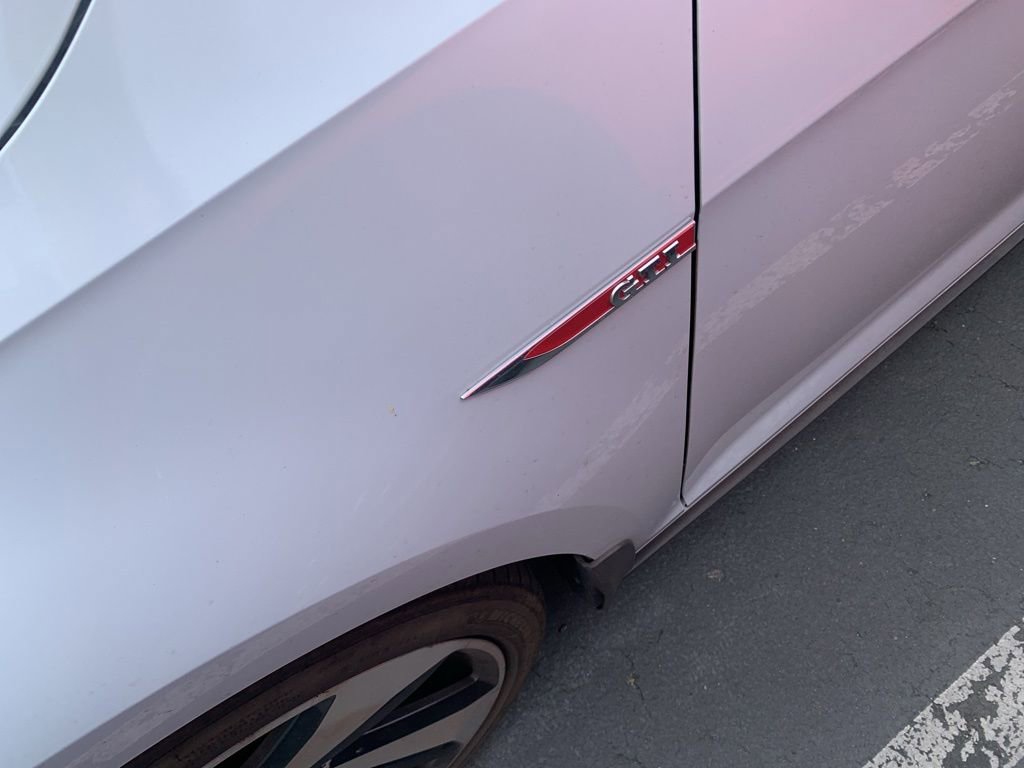 Used 2018 Volkswagen GTI Autobahn FWD image 3