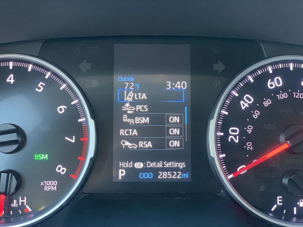 Used 2022 Toyota RAV4 XLE Premium image 9