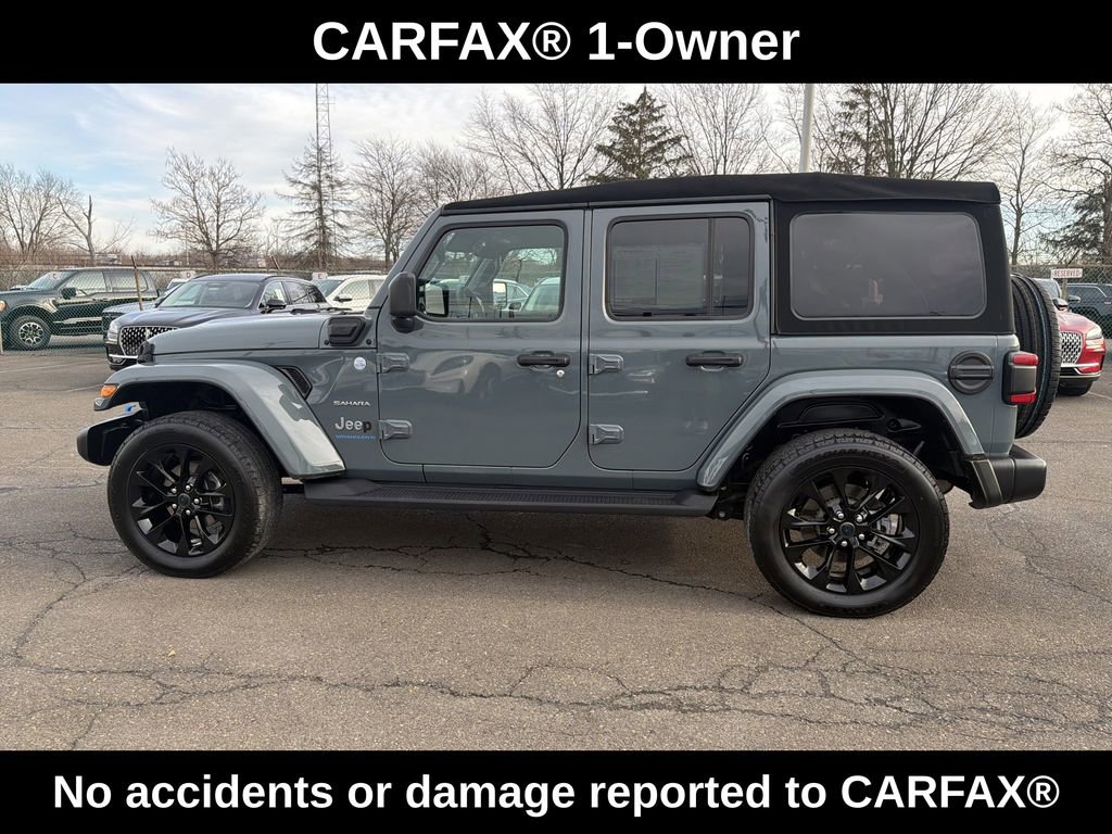 Used 2024 Jeep Wrangler Unlimited Sahara w/ Technology Group AWD/4WD image 2