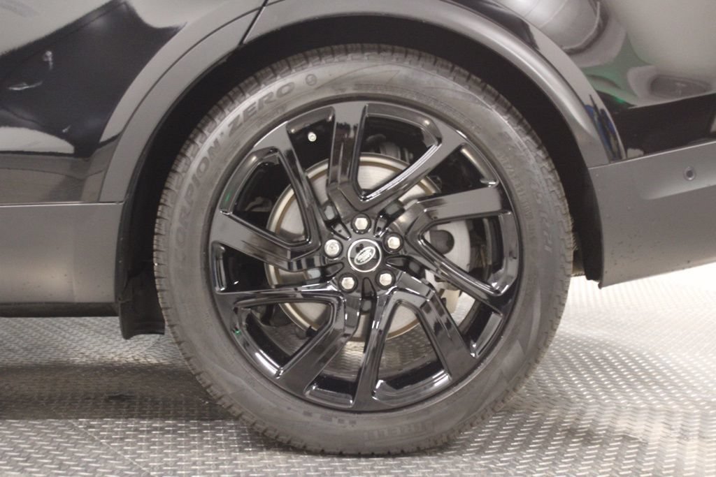 Used 2025 Land Rover Discovery S AWD/4WD image 18