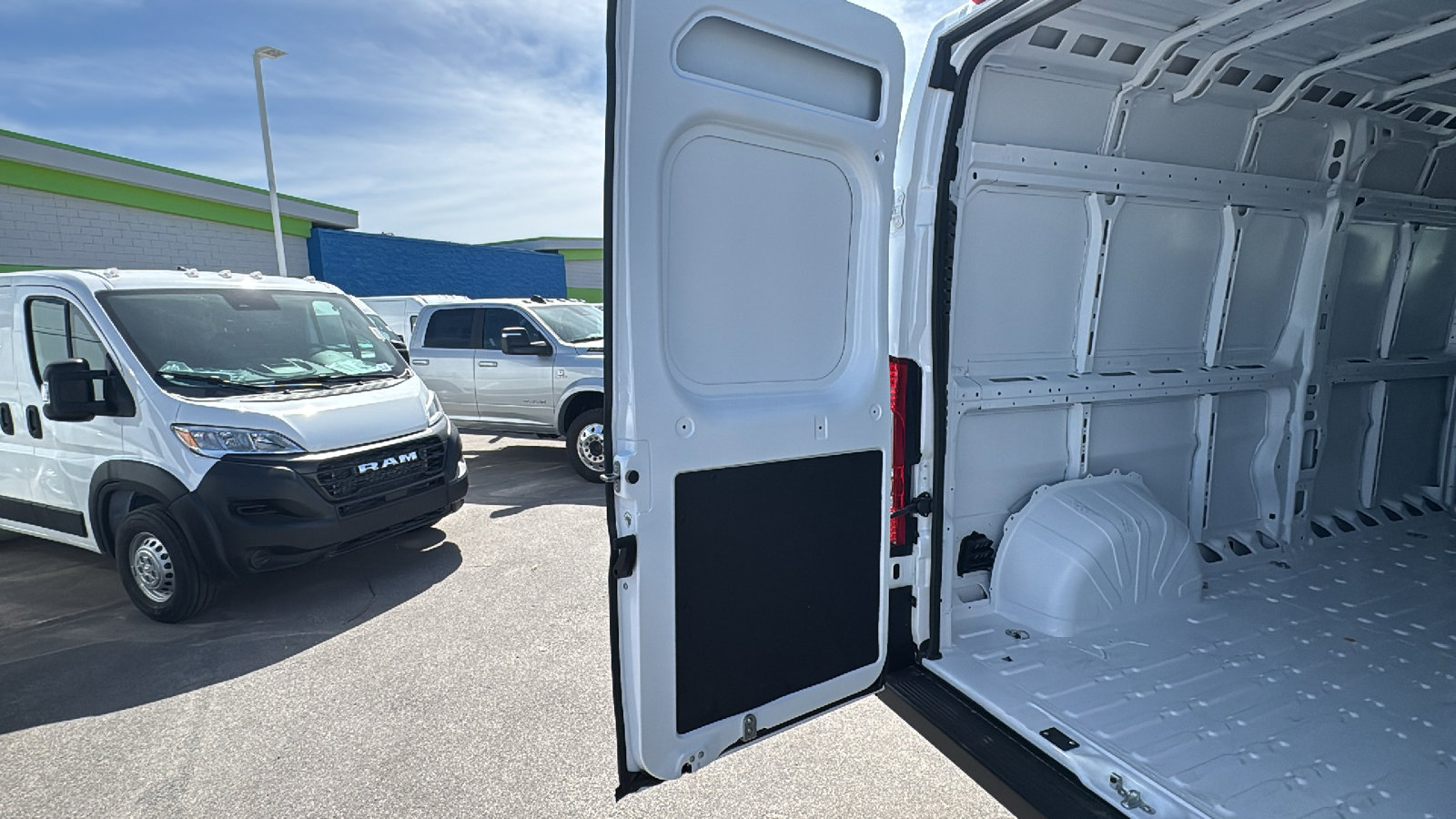 New 2026 RAM ProMaster 2500 w/ Convenience Group image 22