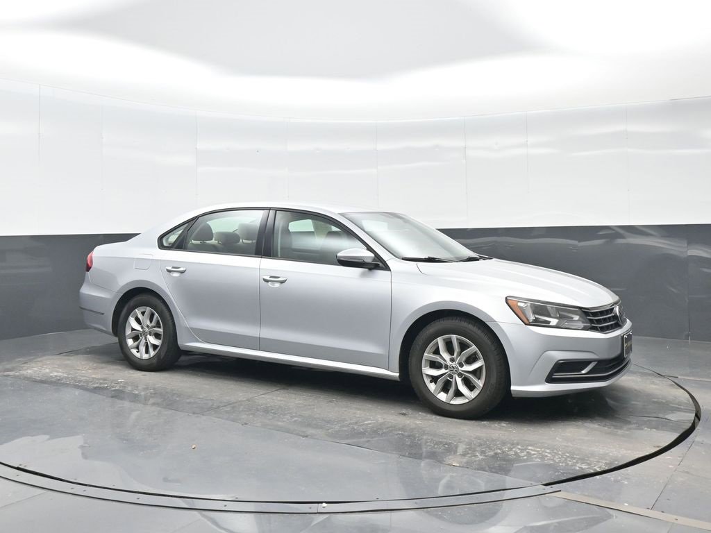 Used 2018 Volkswagen Passat 2.0T S image 8