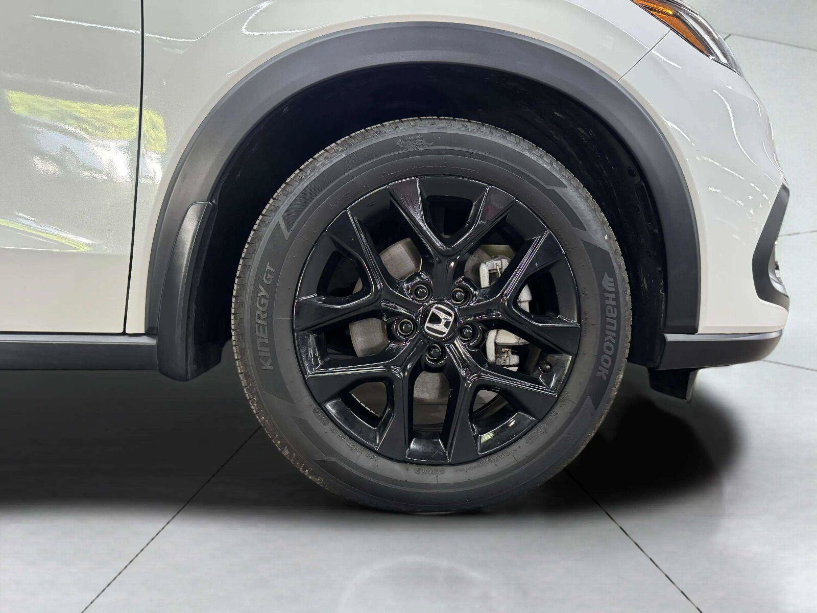 Used 2025 Honda HR-V Sport image 39