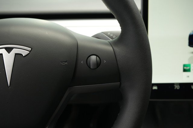 Used 2025 Tesla Model Y Performance AWD/4WD image 26