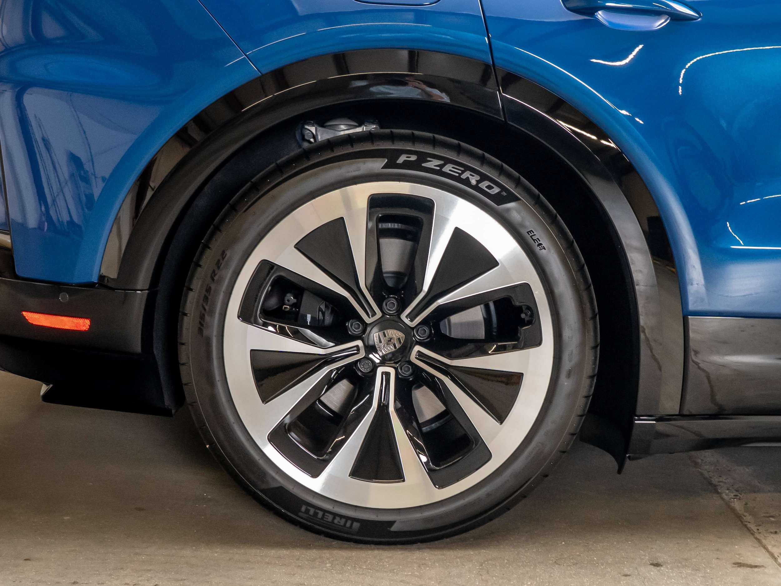 New 2026 Porsche Cayenne Turbo AWD/4WD image 16